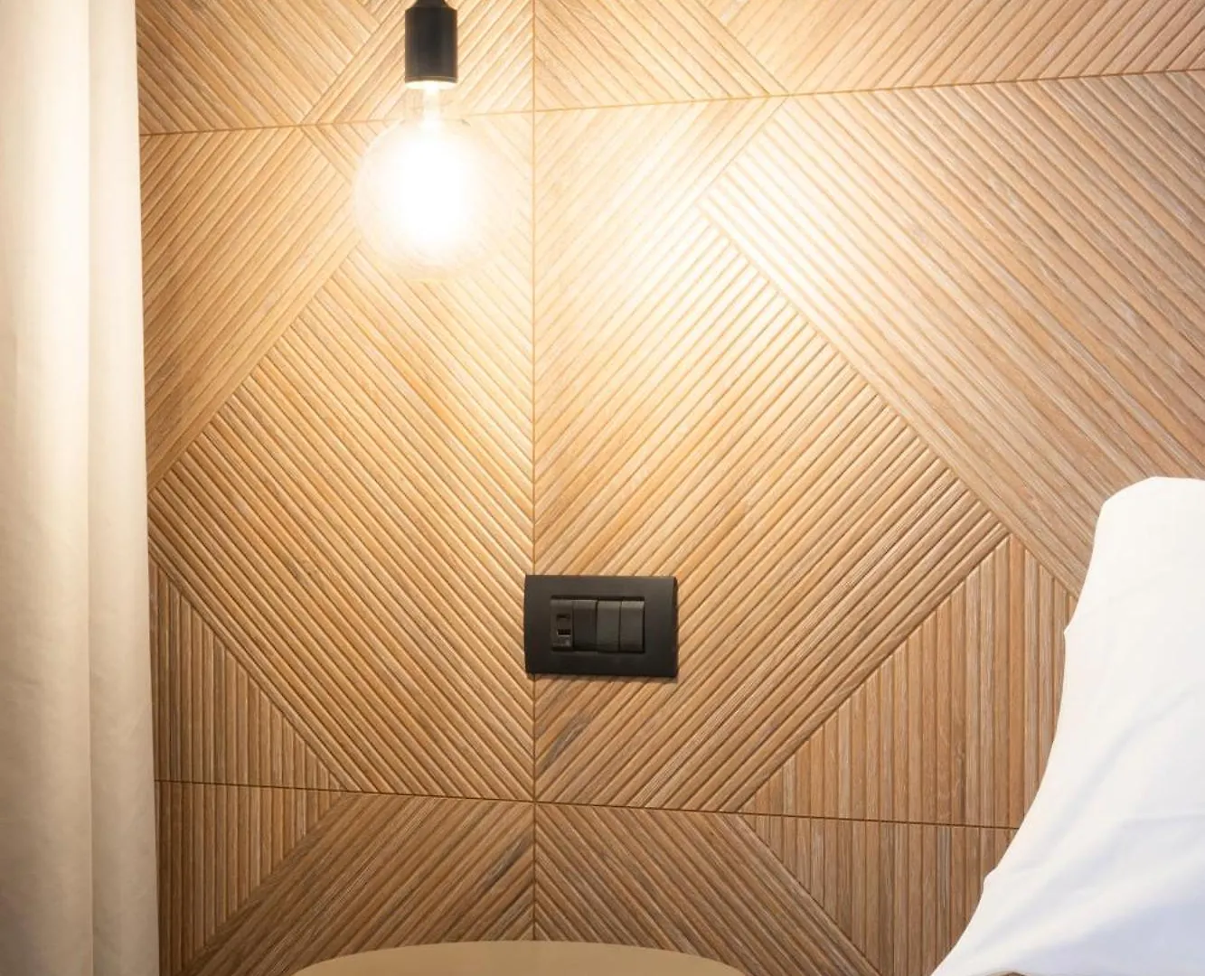 **  London Hotel Milánó Olaszország