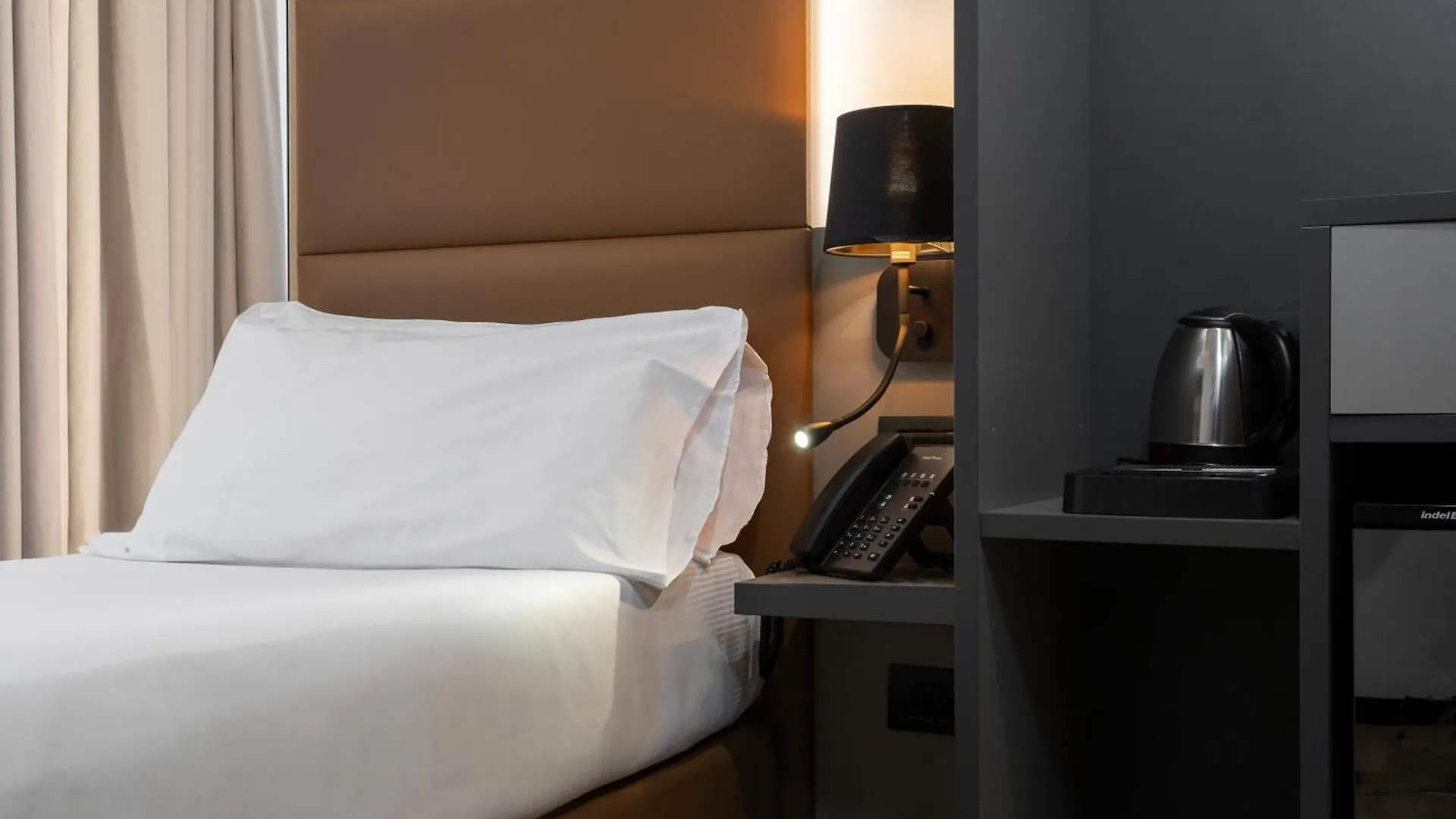 London Hotel Milánó