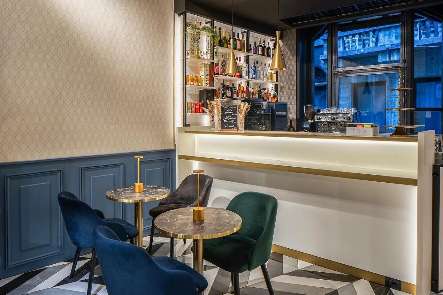 **  London Hotel Milánó Olaszország
