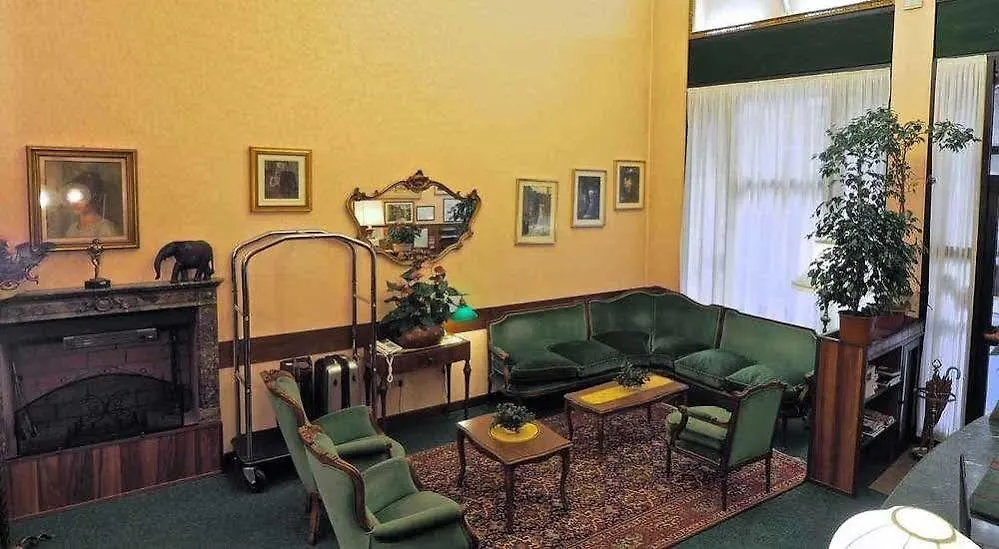 London Hotel Milánó 2*,