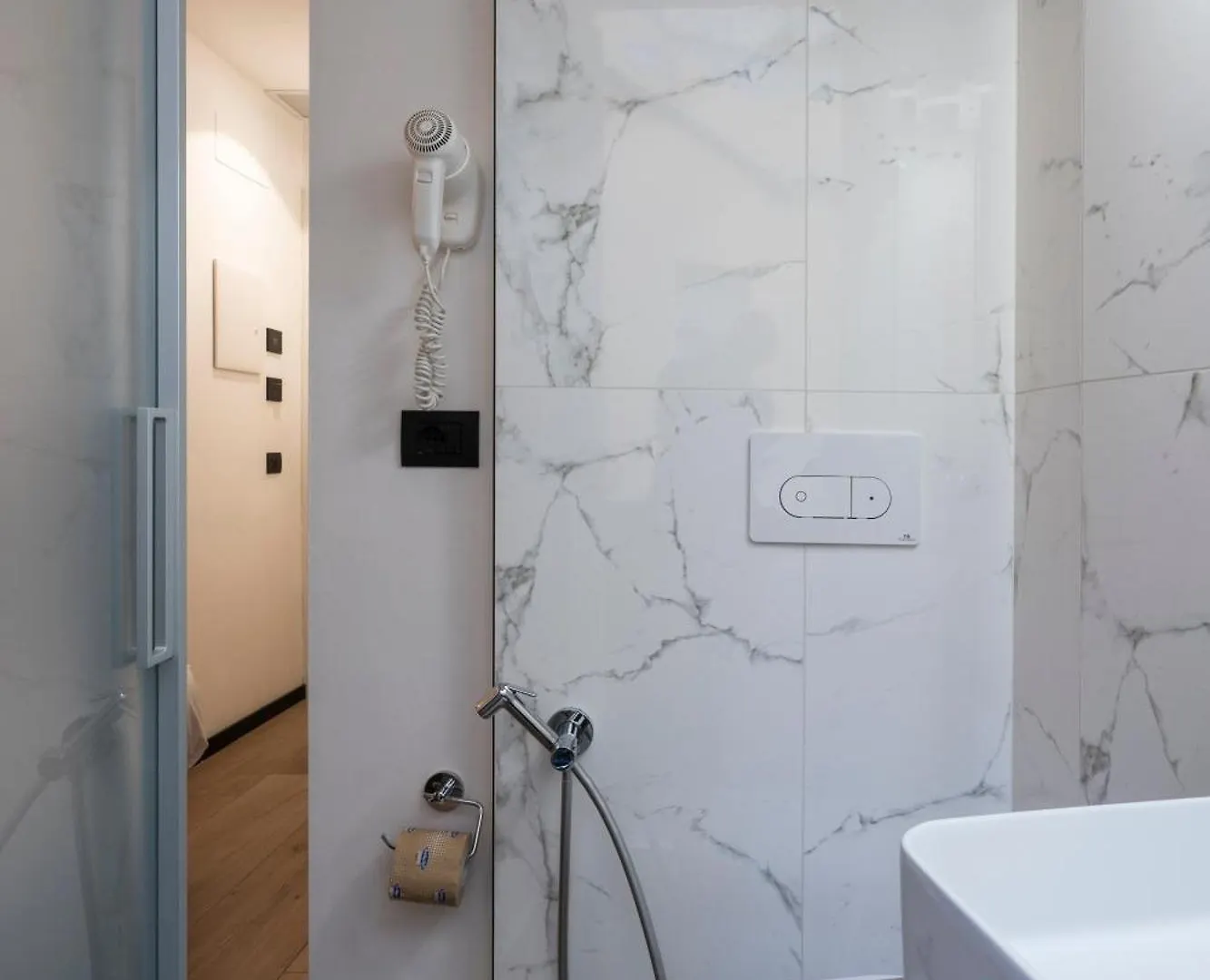 **  London Hotel Milano İtalya