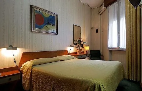 London Hotel Milano 2*,  İtalya